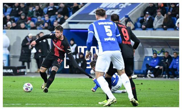 足总杯今夜走向成谜，斯图加特扳平良机，态度坚定，高层口径保持一致的简单介绍