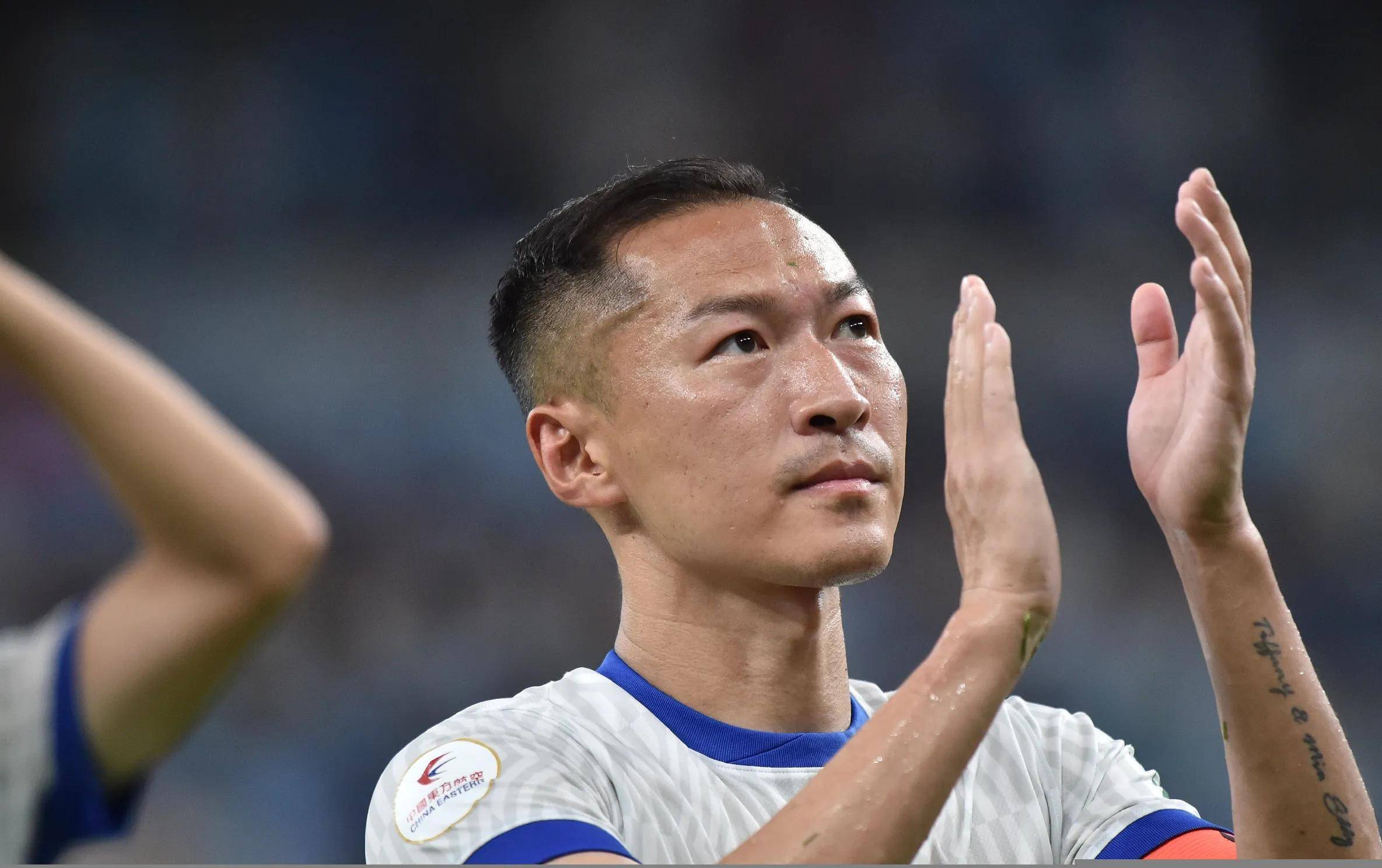 冲刺阶段中超焦点战，俄克拉荷马雷霆外线爆发，悬念犹存，资深球员宣示担当的简单介绍